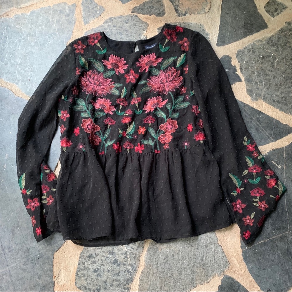 American Eagle- babydoll embroidered top